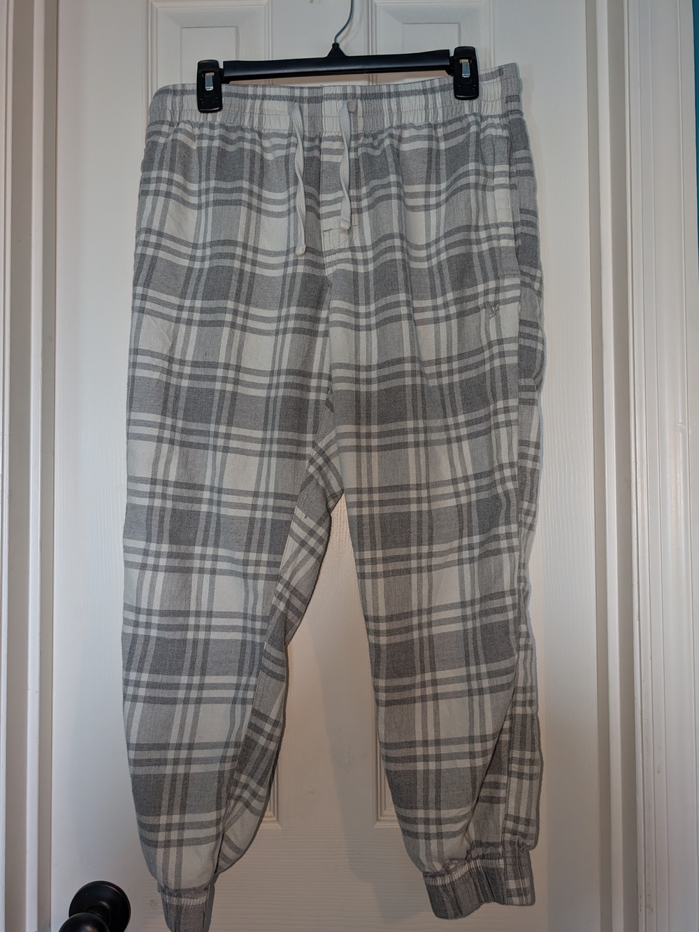 American Eagle Outfitters Gray and White Plaid Jogger Pants